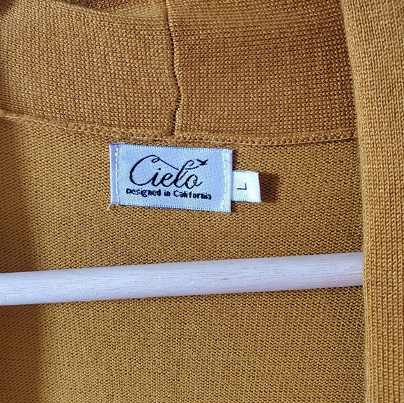 Like New Cielo Knit Cardigan - Picture 4 of 5